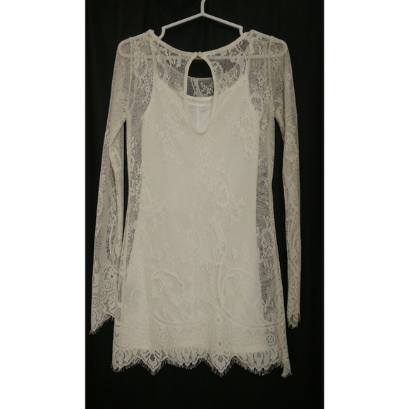 Beautiful Lace Dress - Picture 2 of 2